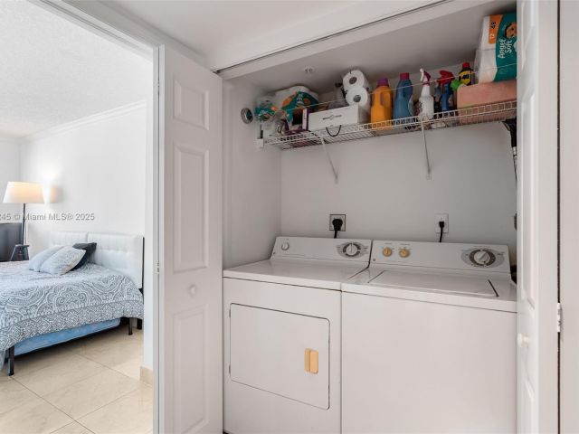 Apartment for sale  Unit #2708 - photo 6774347