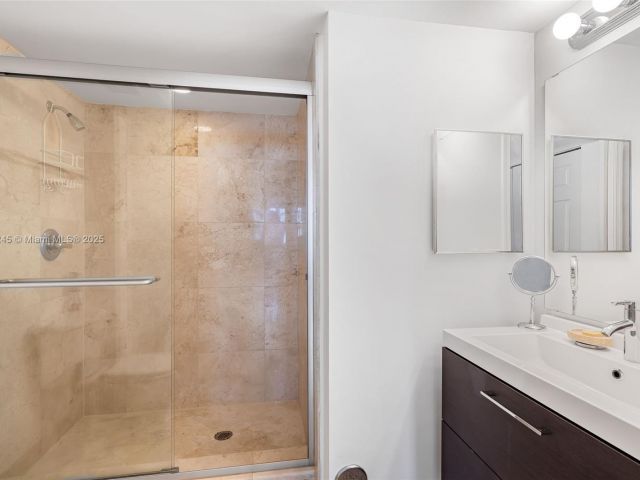 Apartment for sale  Unit #2708 - photo 6774354