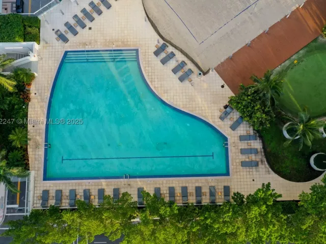 1-bedroom condo for sale in Miami - 888 Biscayne Blvd 4007 - MondialRealty