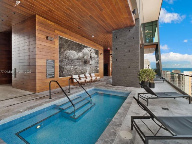 Apartment for sale  Unit #2405 - photo 6774116