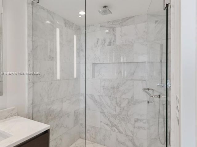 Apartment for sale  Unit #2405 - photo 6774125