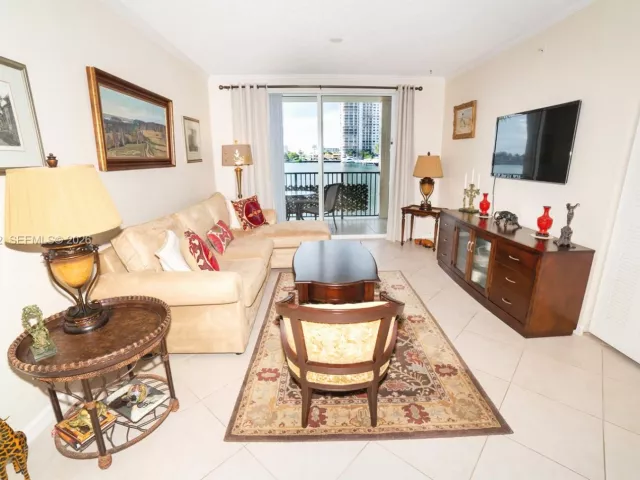 2-bedroom condo for sale in Sunny Isles Beach - 17150 N Bay Rd 2207 - MondialRealty