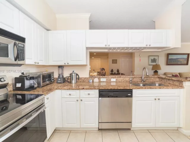 2-bedroom condo for sale in Sunny Isles Beach - 17150 N Bay Rd 2207 - MondialRealty