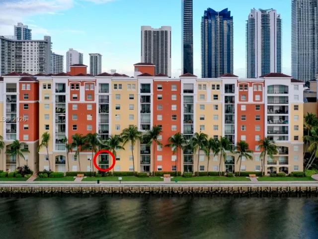 2-bedroom condo for sale in Sunny Isles Beach - 17150 N Bay Rd 2207 - MondialRealty