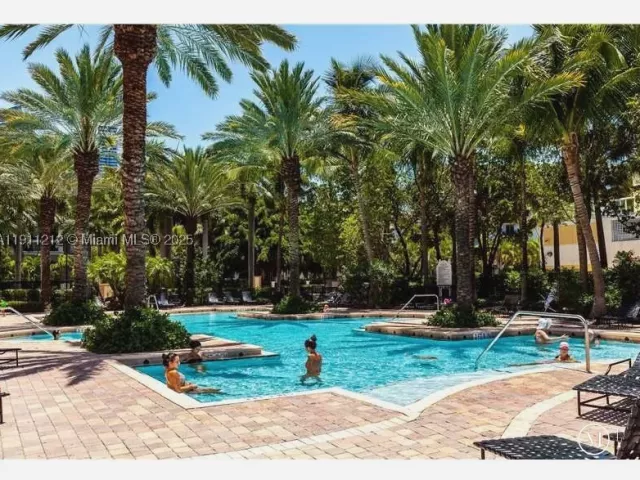 2-bedroom condo for sale in Sunny Isles Beach - 17150 N Bay Rd 2207 - MondialRealty