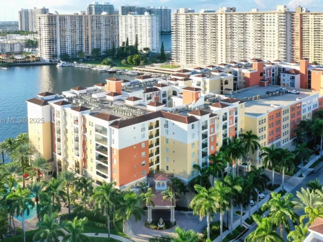 2-bedroom condo for sale in Sunny Isles Beach - 17150 N Bay Rd 2207 - MondialRealty