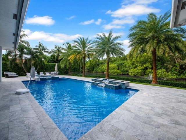 Home for sale at 15271 Tall Oak Avenue - photo 6774801