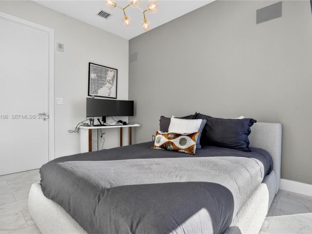 Apartment for sale  Unit #4304 - photo 6780790