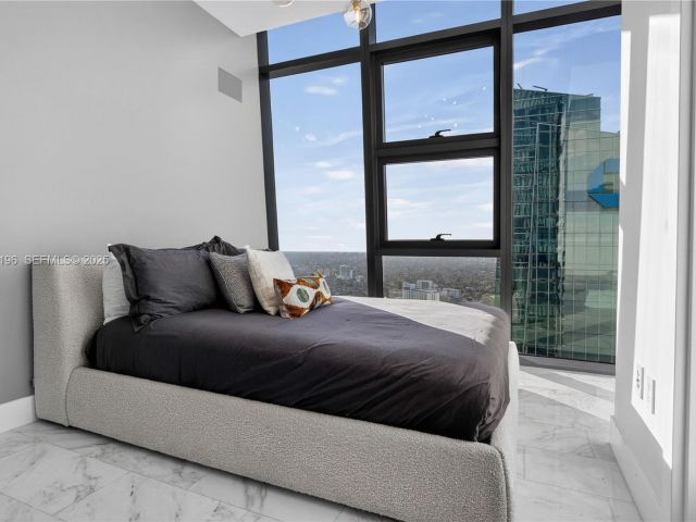 Apartment for sale  Unit #4304 - photo 6780793