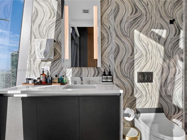 Apartment for sale  Unit #4304 - photo 6780797