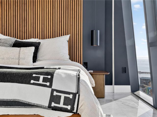 Apartment for sale  Unit #4304 - photo 6780799