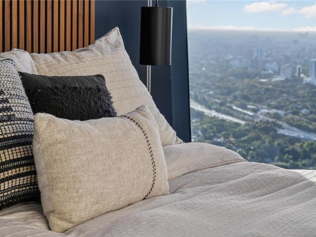 Apartment for sale  Unit #4304 - photo 6780800