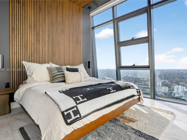 Apartment for sale  Unit #4304 - photo 6780801