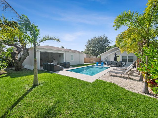 Home for rent at 125 NW 3rd Avenue - photo 6774822