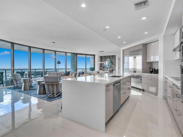 Apartment for sale  Unit #3703 - photo 6777111