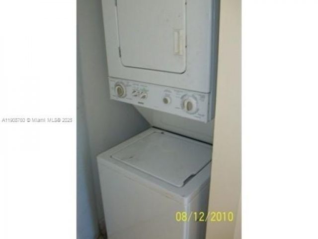 4-bedroom home for rent in Miami - 13950 NE 2nd Ave 1A - MondialRealty
