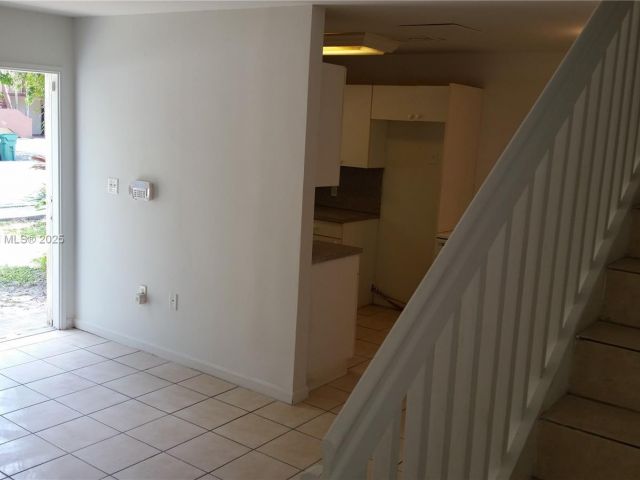 4-bedroom home for rent in Miami - 13950 NE 2nd Ave 1A - MondialRealty