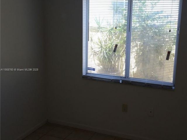4-bedroom home for rent in Miami - 13950 NE 2nd Ave 1A - MondialRealty