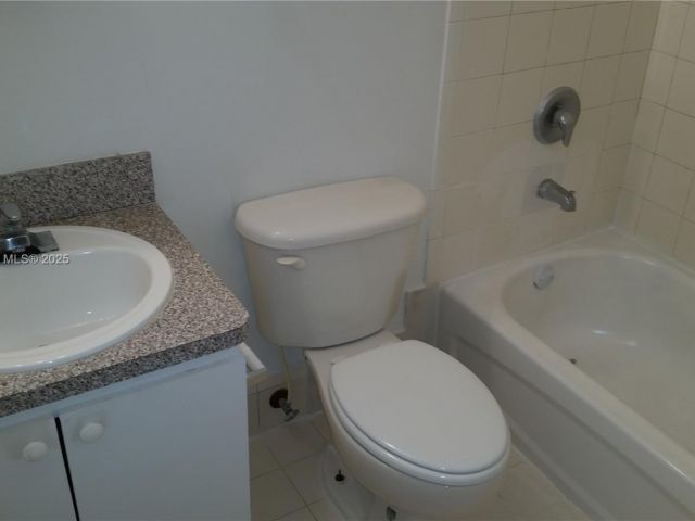 4-bedroom home for rent in Miami - 13950 NE 2nd Ave 1A - MondialRealty