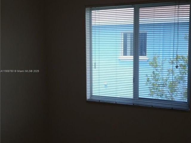 4-bedroom home for rent in Miami - 13950 NE 2nd Ave 1A - MondialRealty