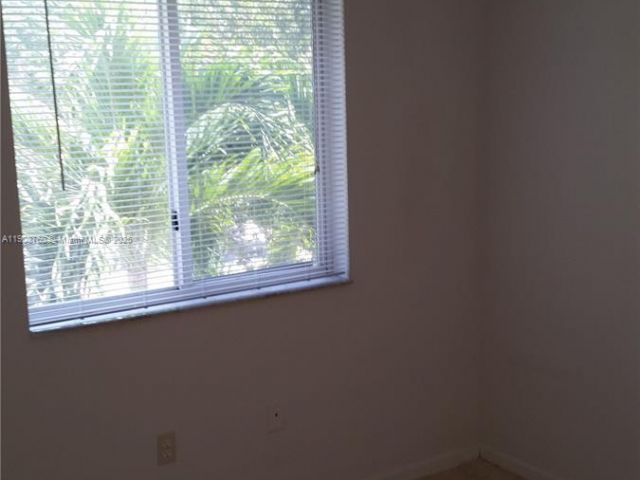 4-bedroom home for rent in Miami - 13950 NE 2nd Ave 1A - MondialRealty