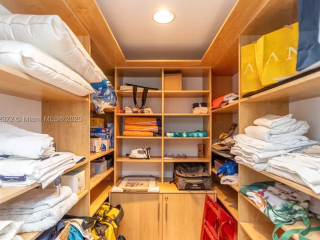 2-bedroom condo for rent in Miami Beach - 520 West Ave 1102 - MondialRealty