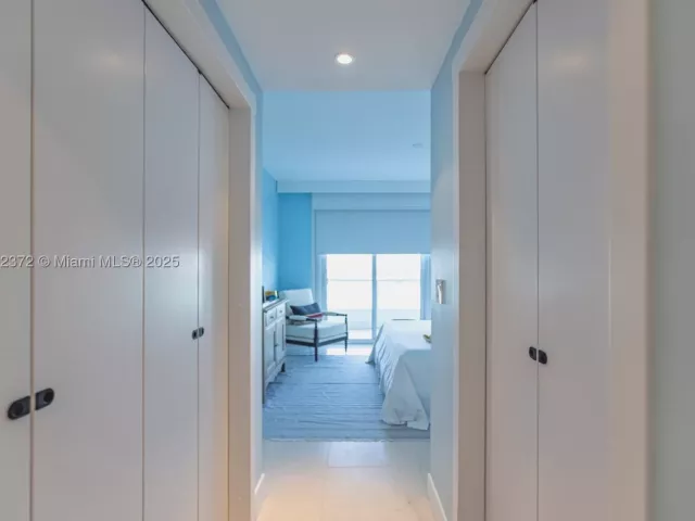 2-bedroom condo for rent in Miami Beach - 520 West Ave 1102 - MondialRealty