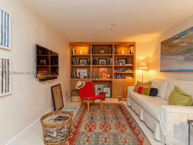 2-bedroom condo for rent in Miami Beach - 520 West Ave 1102 - MondialRealty
