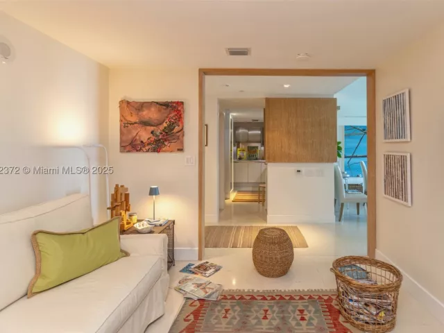 2-bedroom condo for rent in Miami Beach - 520 West Ave 1102 - MondialRealty