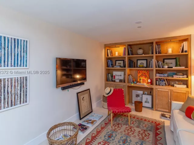 2-bedroom condo for rent in Miami Beach - 520 West Ave 1102 - MondialRealty