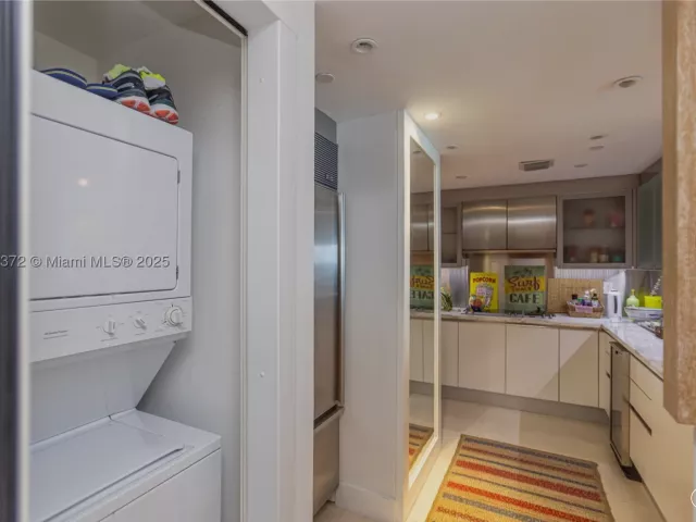 2-bedroom condo for rent in Miami Beach - 520 West Ave 1102 - MondialRealty