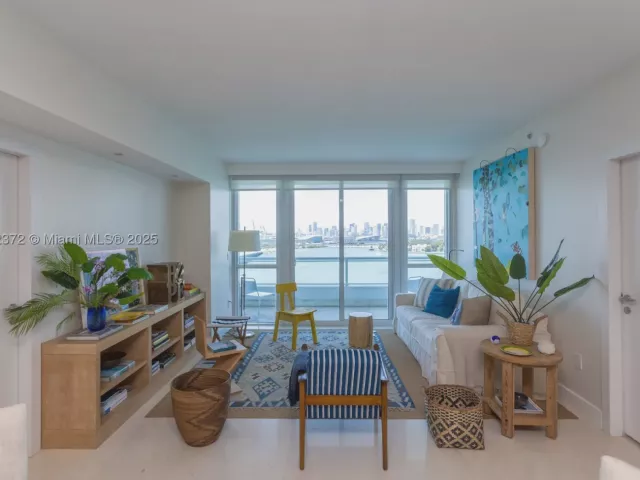 2-bedroom condo for rent in Miami Beach - 520 West Ave 1102 - MondialRealty