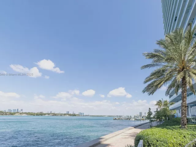 2-bedroom condo for sale in Miami Beach - 520 West Ave 1102 - MondialRealty