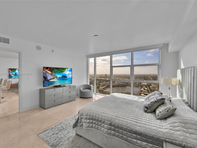 Apartment for sale  Unit #4807 - photo 6779997