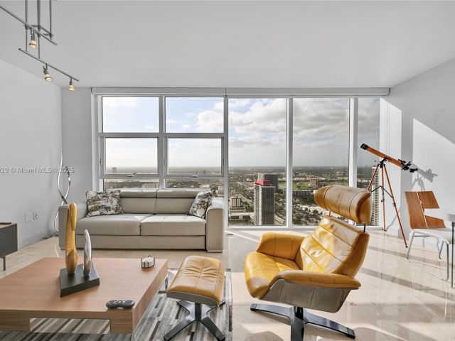 Apartment for sale  Unit #4807 - photo 6779998