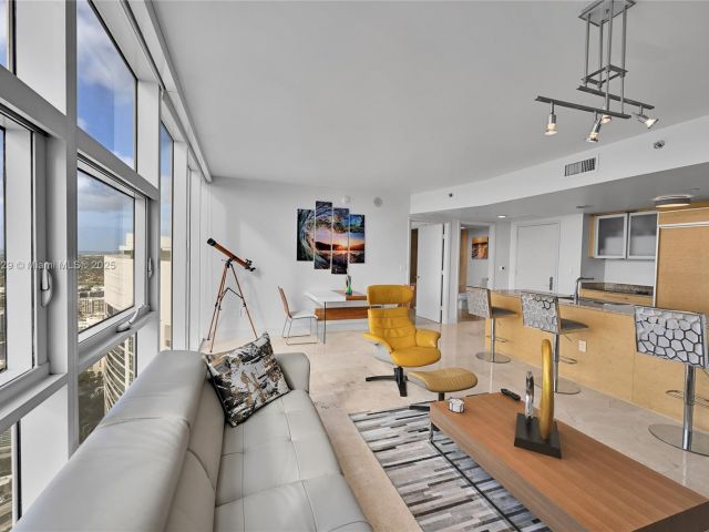 Apartment for sale  Unit #4807 - photo 6780002