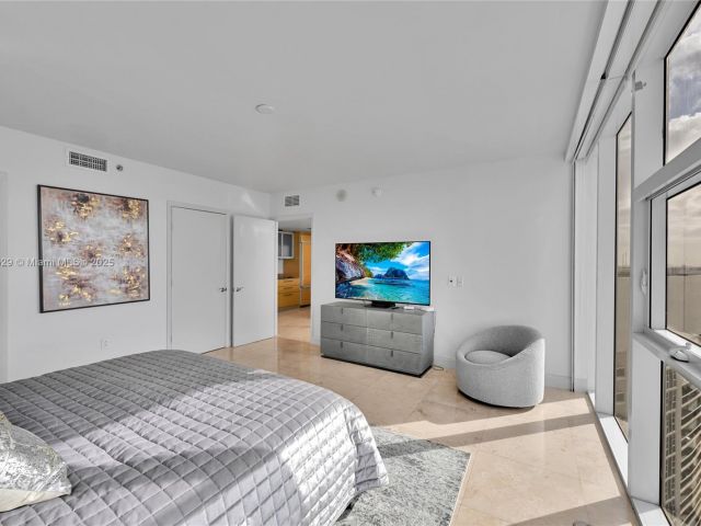 Apartment for sale  Unit #4807 - photo 6780012