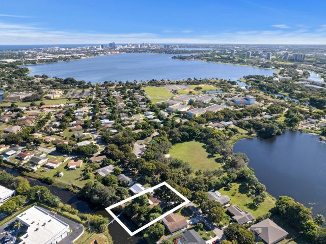 Home for sale at 2031 Pinehurst Drive - photo 6808412