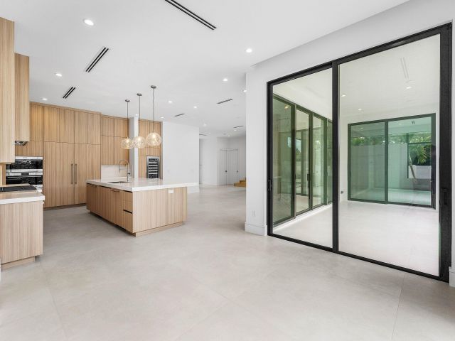 Home for sale at 498 NE 6th Street - photo 6775274