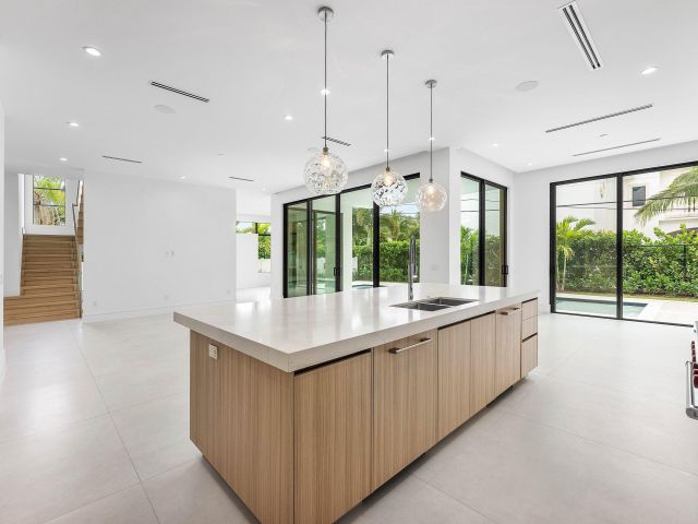 Home for sale at 498 NE 6th Street - photo 6775278