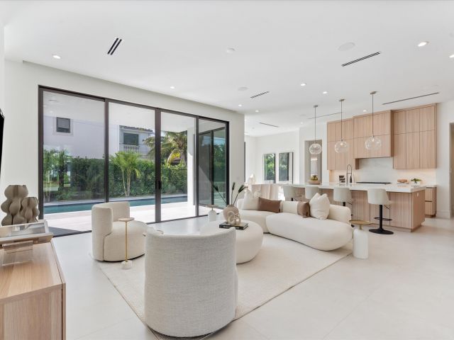 Home for sale at 498 NE 6th Street - photo 6862883