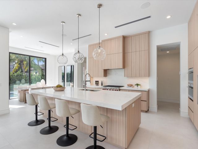 Home for sale at 498 NE 6th Street - photo 6862885