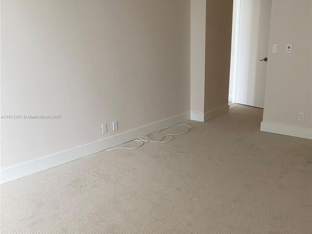 2-bedroom condo for sale in Aventura - 20281 E Country Club Dr 511 - MondialRealty