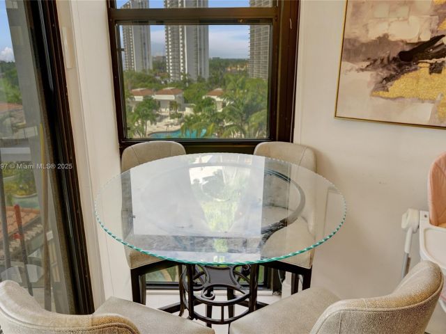 2-bedroom condo for sale in Aventura - 20281 E Country Club Dr 511 - MondialRealty
