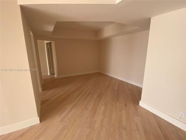 2-bedroom condo for sale in Aventura - 20281 E Country Club Dr 511 - MondialRealty