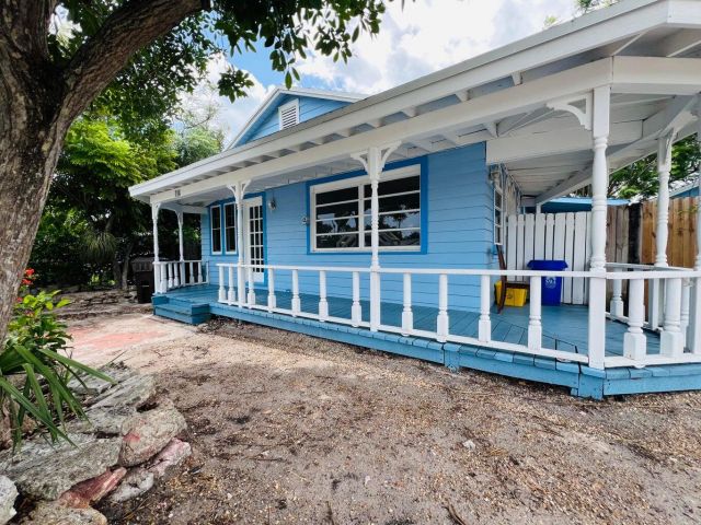 Home for rent at 714 W Lakewood Road A - photo 6791732