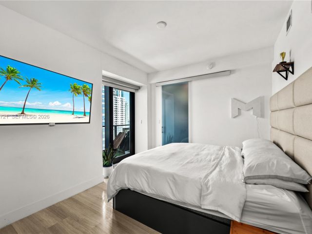 Apartment for sale  Unit #1706 - photo 6780809