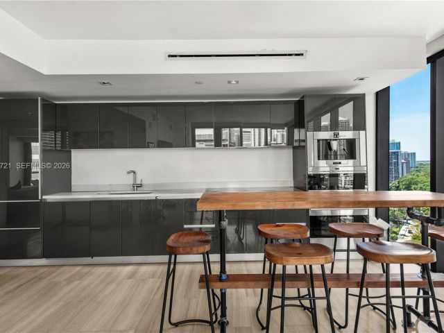 Apartment for sale  Unit #1706 - photo 6780815