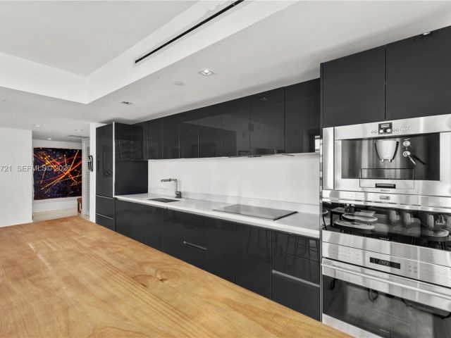 Apartment for sale  Unit #1706 - photo 6780822