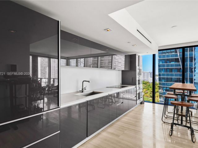 Apartment for sale  Unit #1706 - photo 6780823